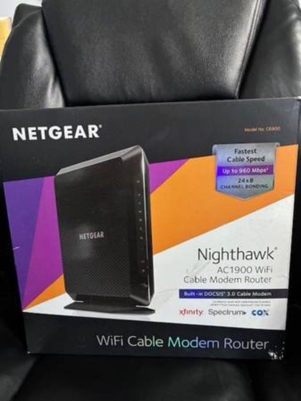 NETGEAR WIFI Cable Modem/Router - Picture 2 of 4
